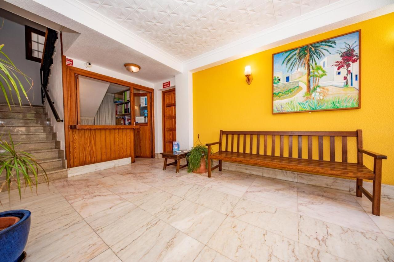 Hostal Y Apartamentos Santa Eulalia Santa Eularia des Riu Exteriér fotografie