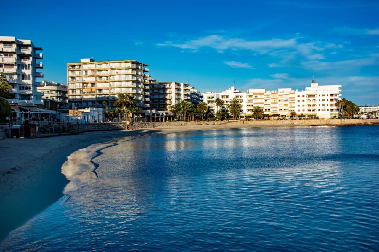 Hostal Y Apartamentos Santa Eulalia Santa Eularia des Riu Exteriér fotografie