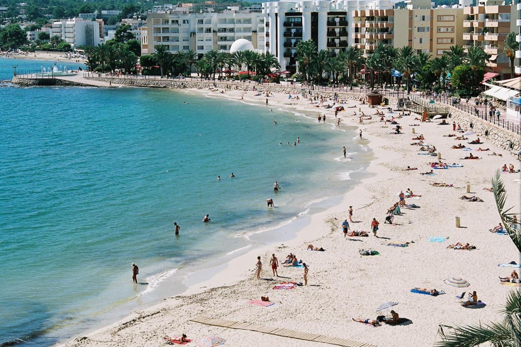 Hostal Y Apartamentos Santa Eulalia Santa Eularia des Riu Exteriér fotografie