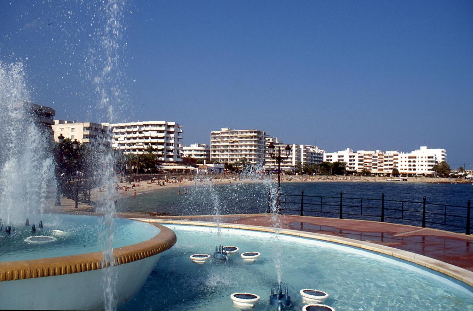 Hostal Y Apartamentos Santa Eulalia Santa Eularia des Riu Exteriér fotografie