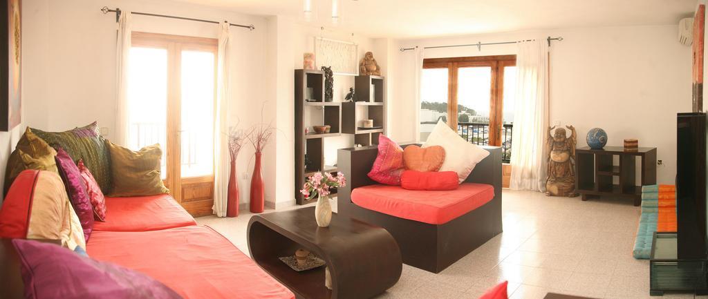 Hostal Y Apartamentos Santa Eulalia Santa Eularia des Riu Exteriér fotografie