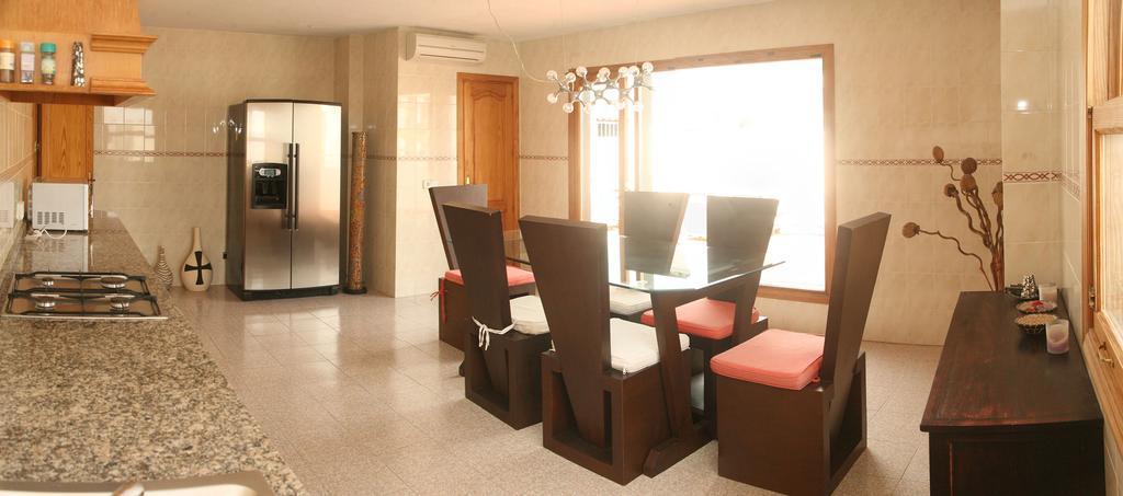 Hostal Y Apartamentos Santa Eulalia Santa Eularia des Riu Exteriér fotografie
